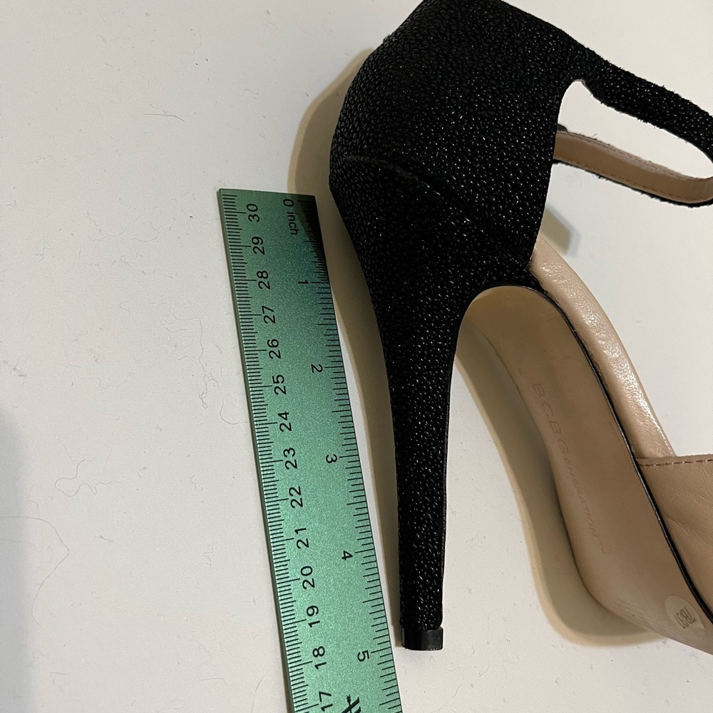 BCBG Platform Heels 👠 - Picture 5 of 5